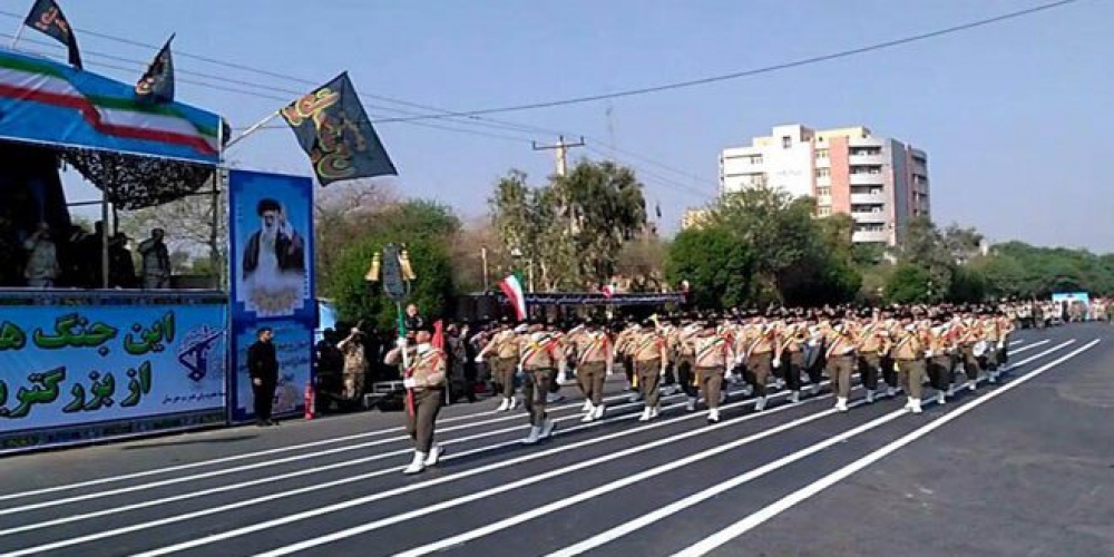 عشرات القتلى والجرحى في هجوم مسلح يستهدف عرضا عسكريا في الأهواز جنوبي إيران