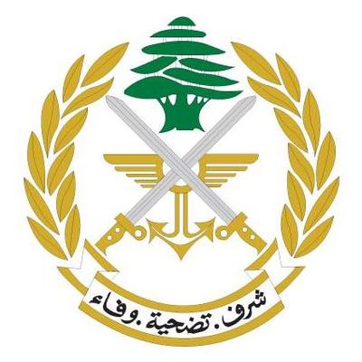 الجيش اللبناني يجبر جيش العدو على إعادة الأسلاك الشائكة إلى الوراء