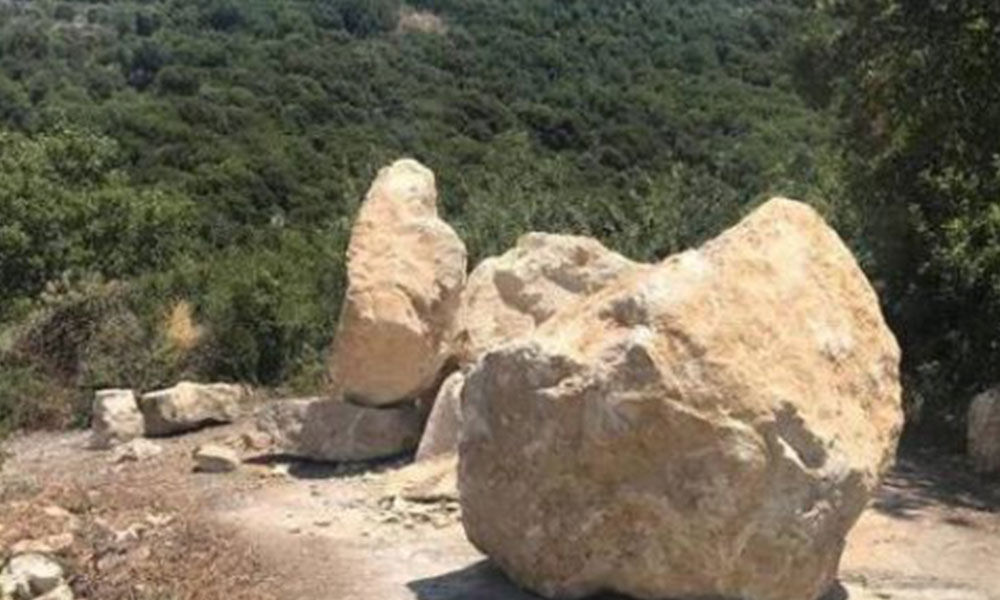انهيار صخري في منطقة الناعمة