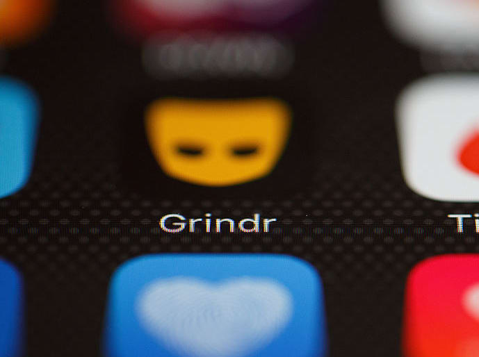 إستخدم "Grindr" للإنتقام من المثليين